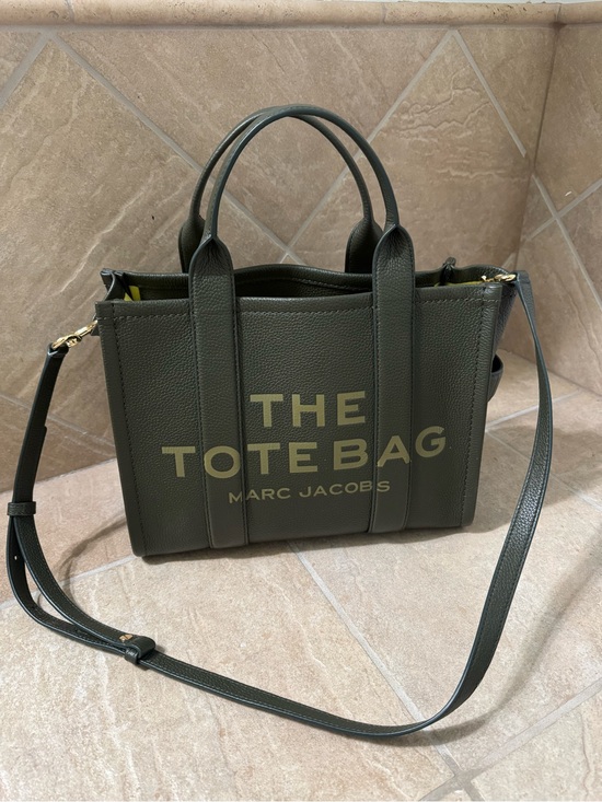 Marc Jacobs Handbags - Marc Jacobs Olive Green Pebbled Leather Tote with Logo